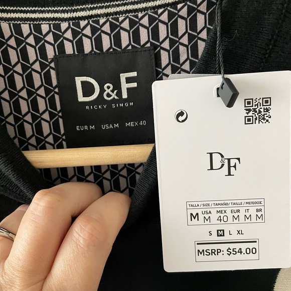 D&F Studio Artistry Striped Top Size M - Picture 5 of 7